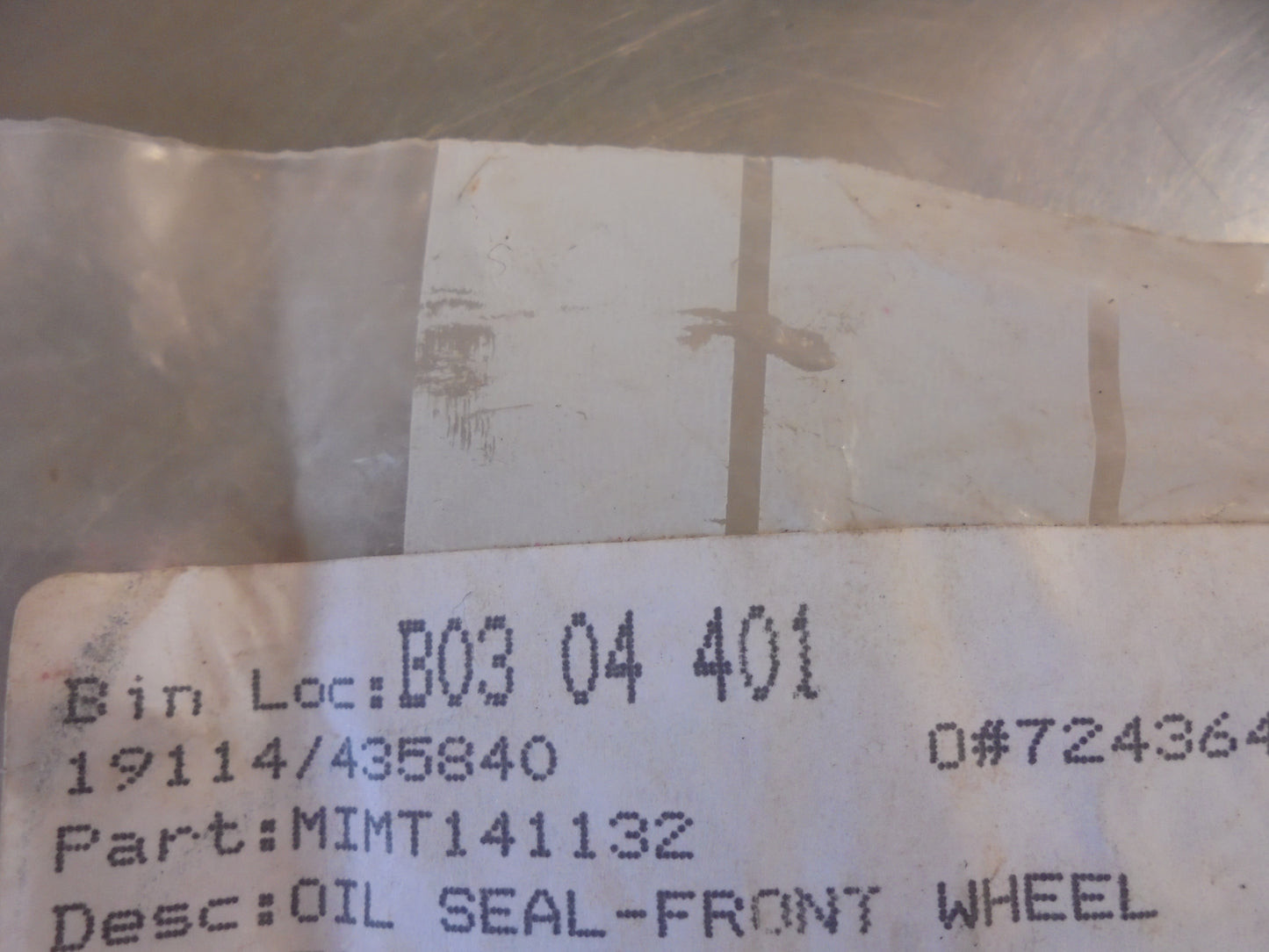 Mitsubishi L200 Genuine Front Wheel Oil Seal New Part