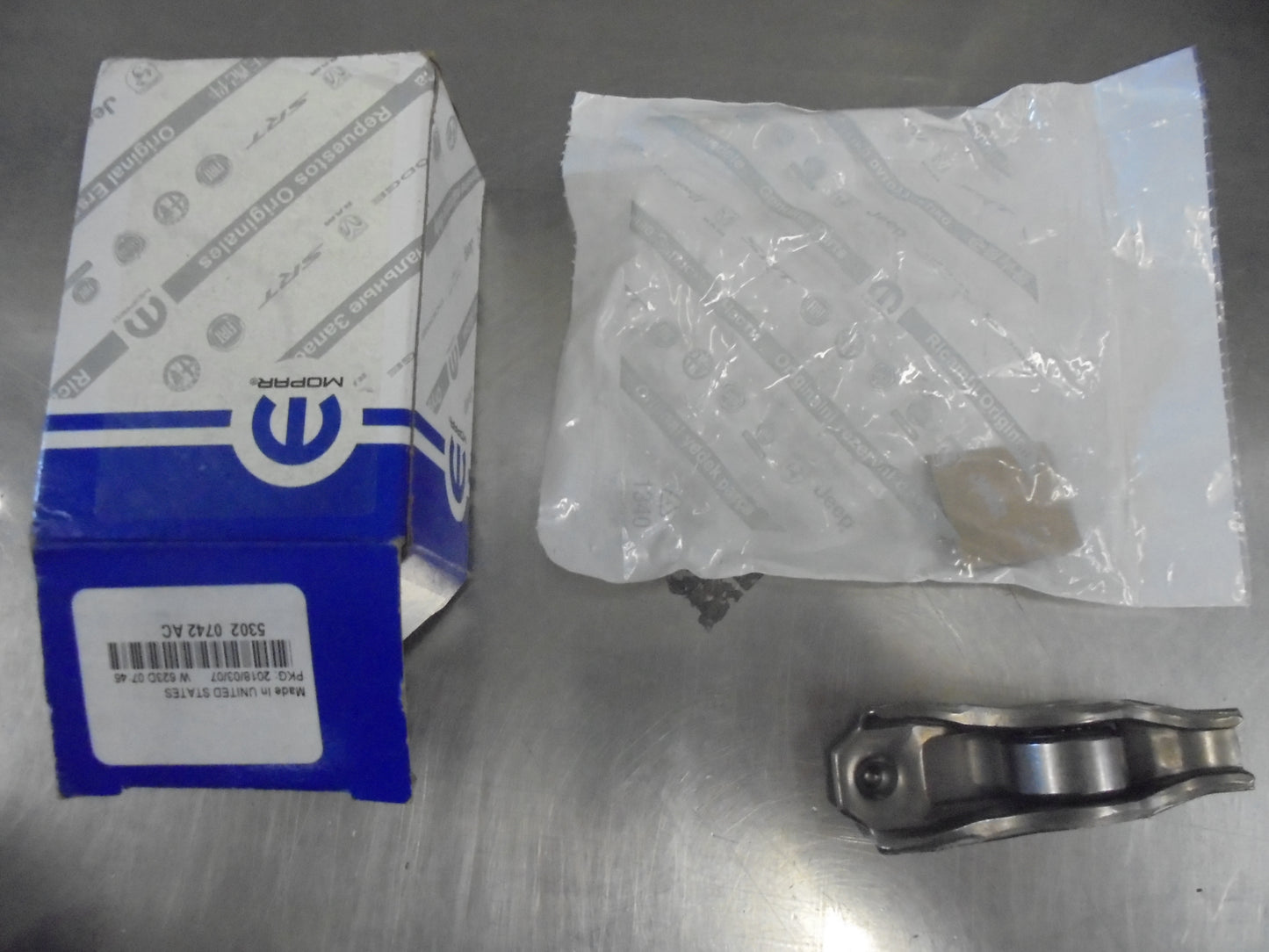 Jeep Grand Cherokee-Liberty-Ram Genuine Rocker Arm Valve New Part