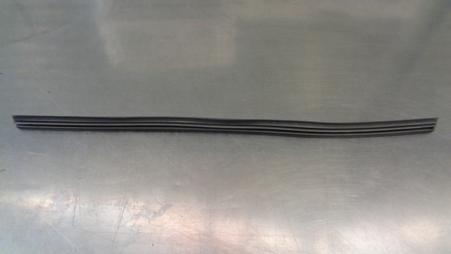 Toyota Prius V Genuine Right Hand Window Wiper Blade Rubber New Part