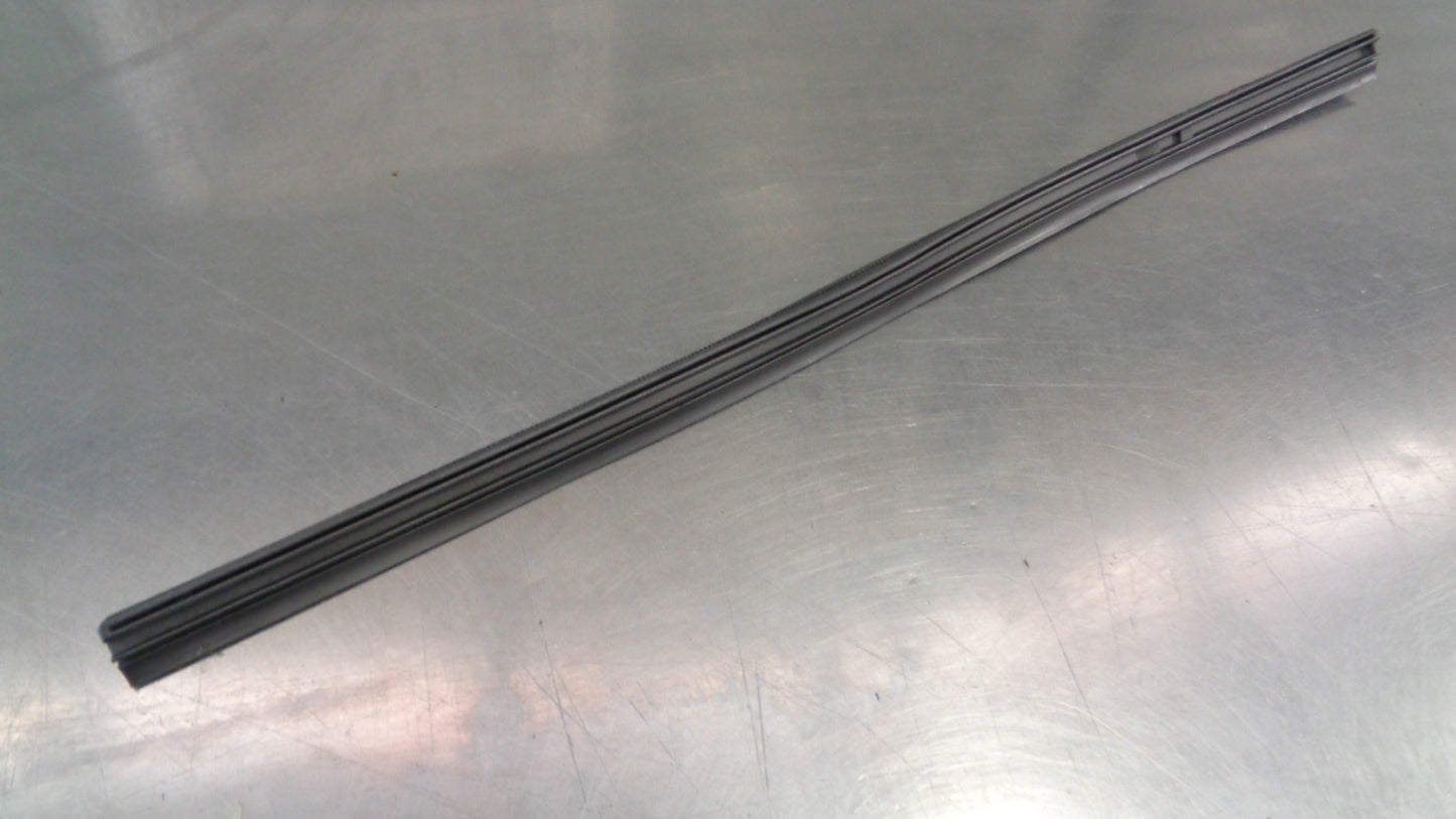 Toyota Prius V Genuine Right Hand Window Wiper Blade Rubber New Part