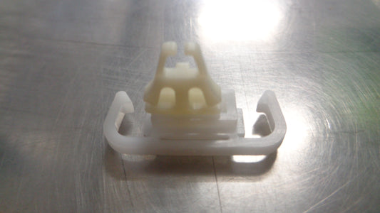 Isuzu NPR Genuine Radiator Grille Clip New Part