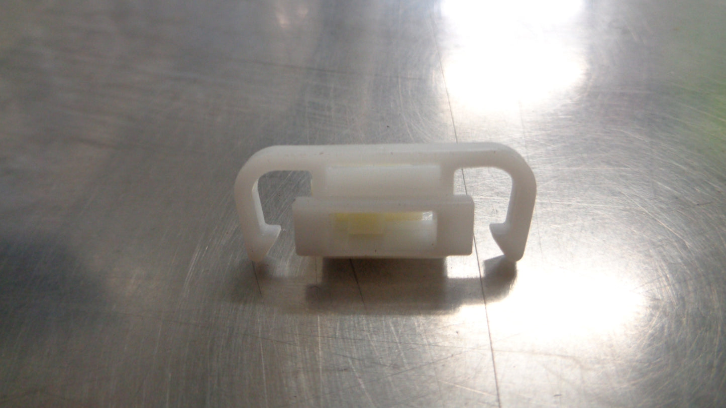 Isuzu NPR Genuine Radiator Grille Clip New Part