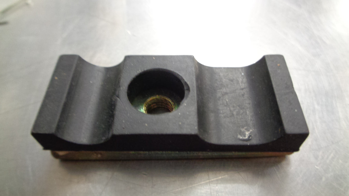 Isuzu F Series Genuine Oil Pipe Clip New Part