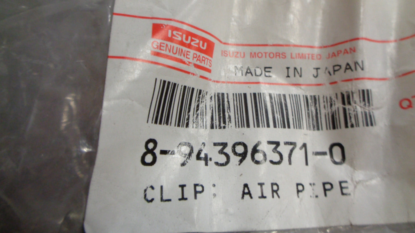 Isuzu FXZ Genuine Air Pipe Clip New Part