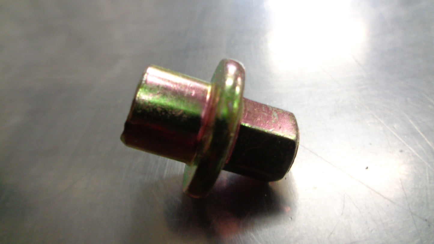 Isuzu NPR Genuine Cylinder Head Cover Nut New Part