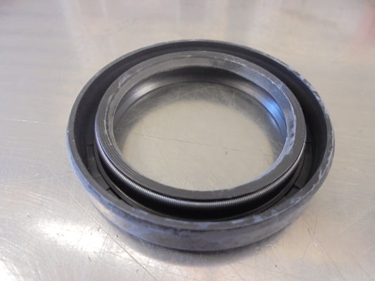 Nissan Patrol GQ-GU Genuine Gearbox Output Seal New Part