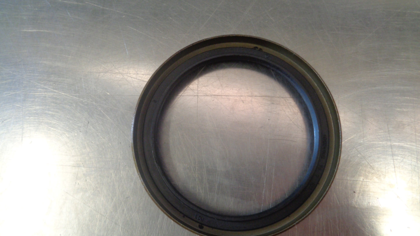 Mitsubishi Triton Genuine Front Axle Dust Seal New Part