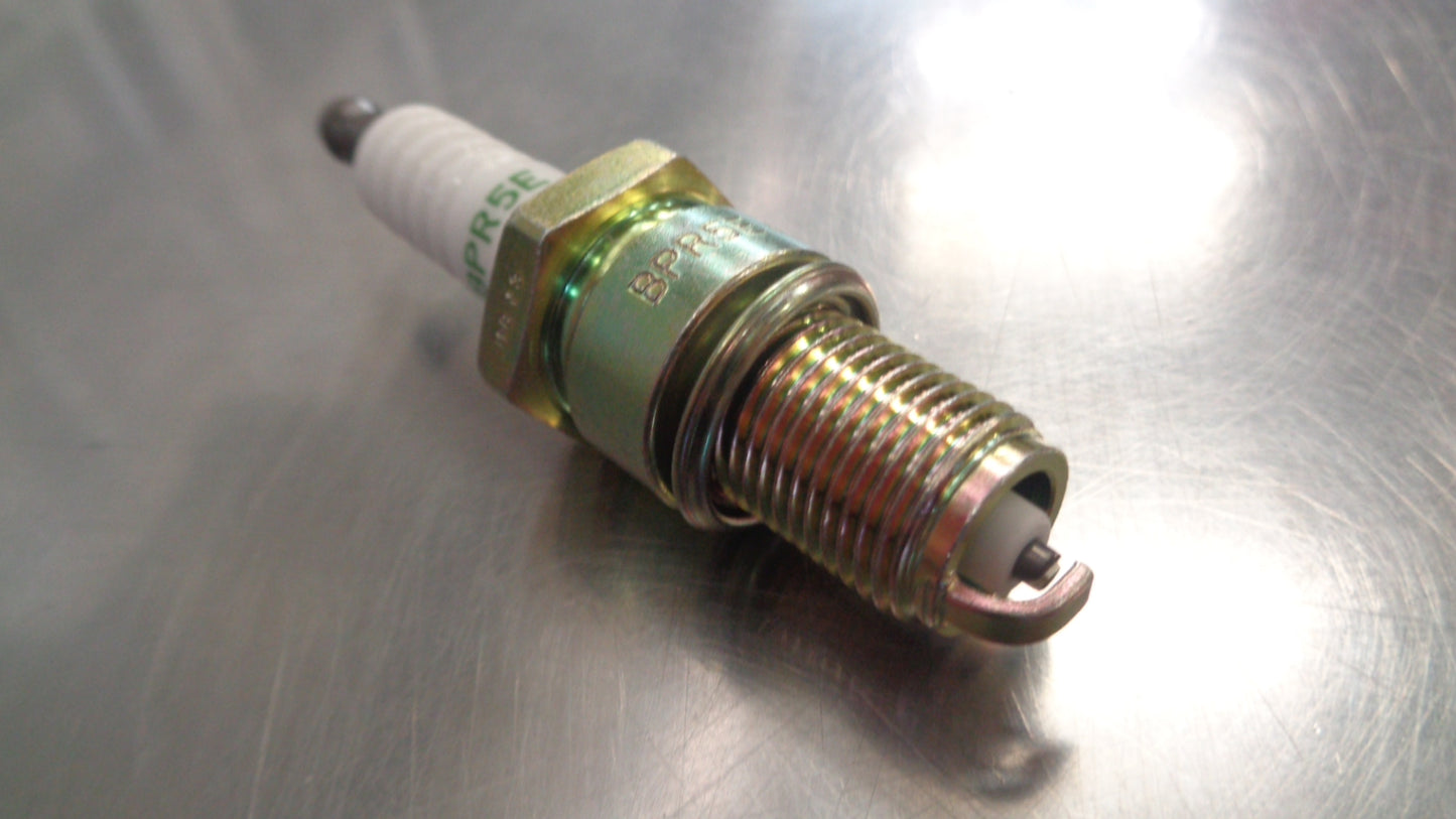 Nissan Frontier-Datsun-Cube-370Z-350Z-200SX And More Genuine Spark Plug New Part