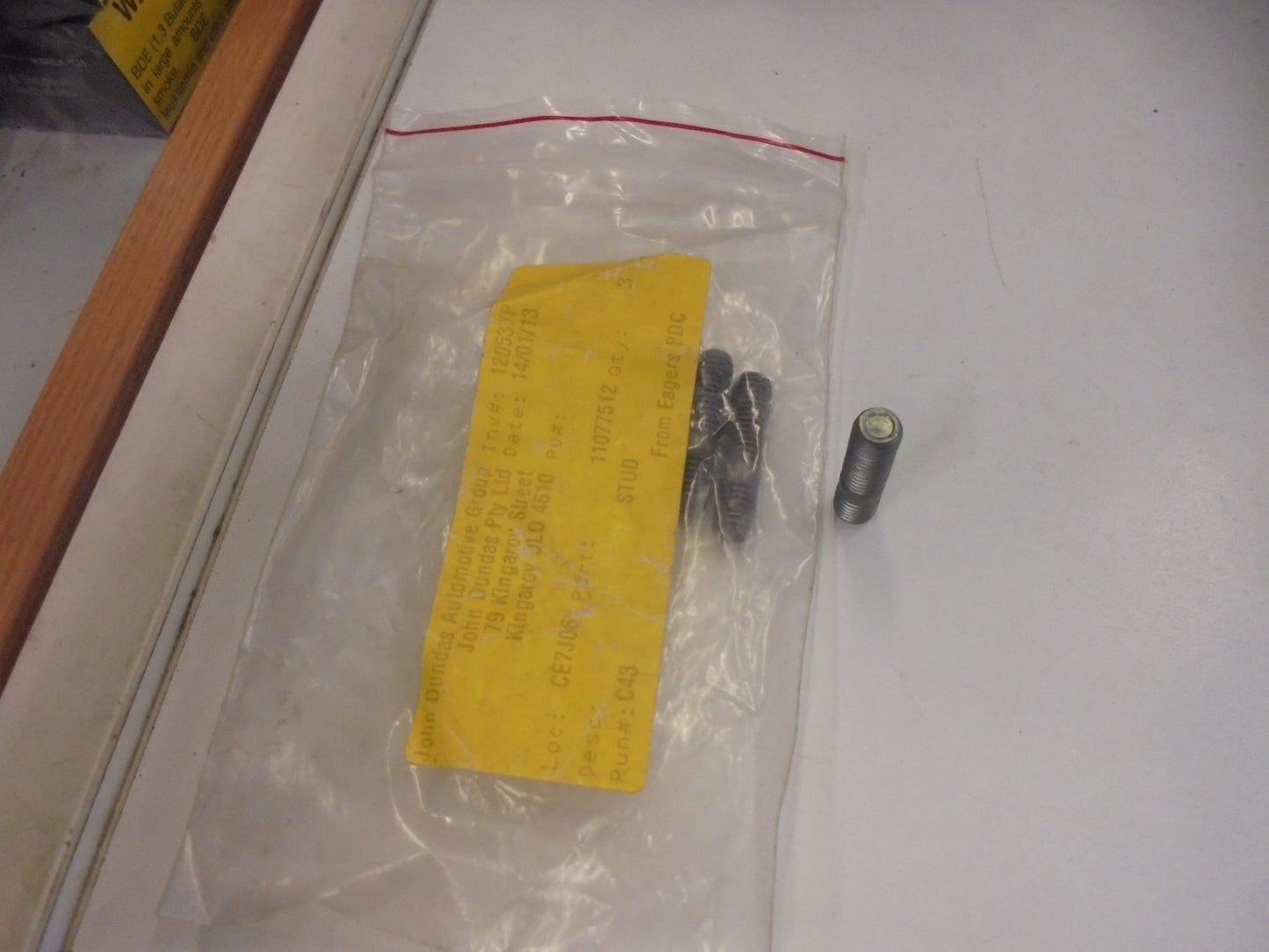 Holden Daewoo Genuine Exhaust Manifold Stud New Part