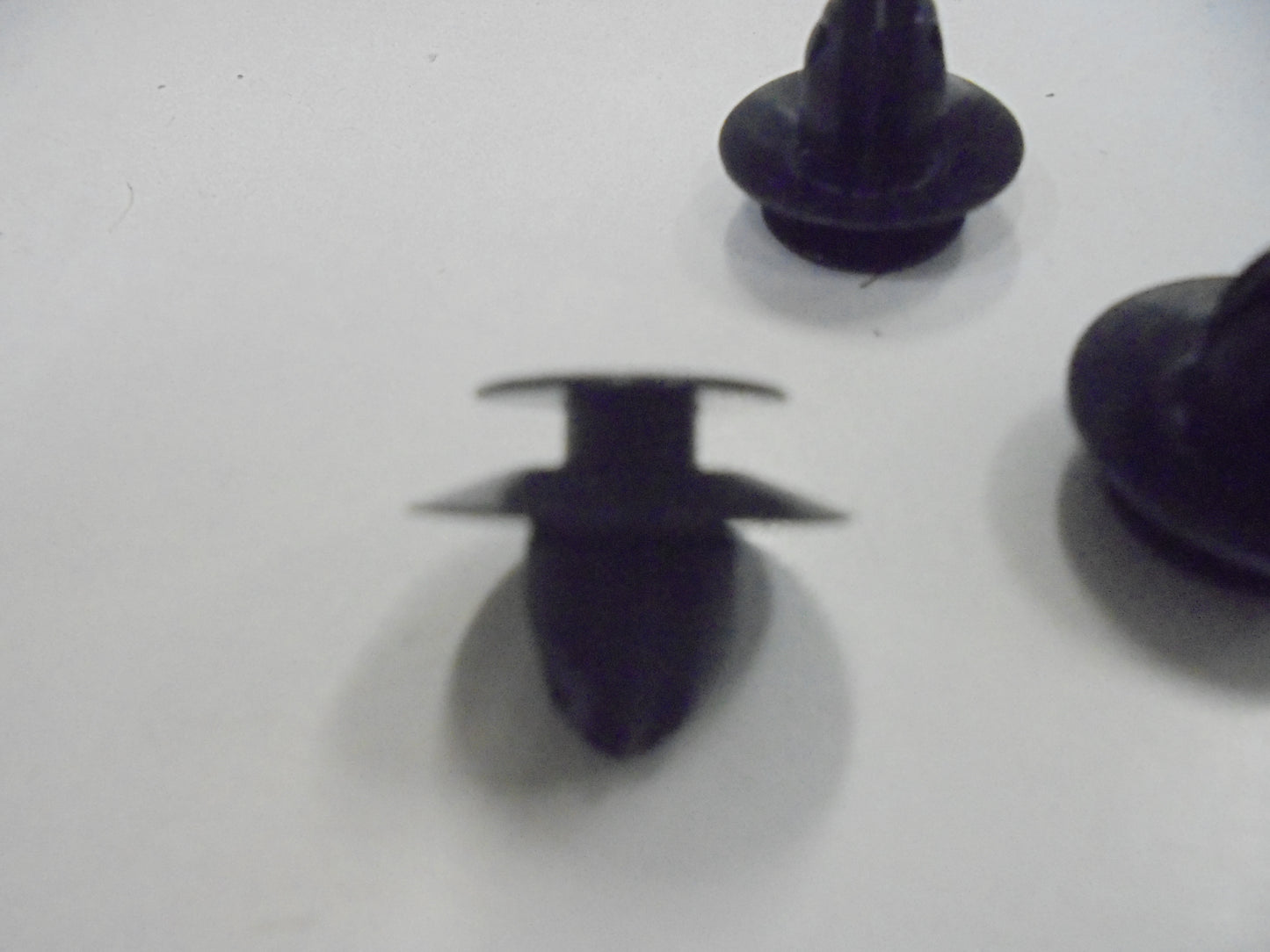 Toyota Prado-Lexus-Hiace-Corolla Genuine Radiator Air Seal Clip New Part