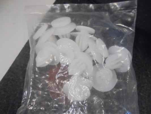 Toyota Yaris-FJ-Echo-Corolla-Camry-Celica Genuine Nylon Rivet / Retainer New Part