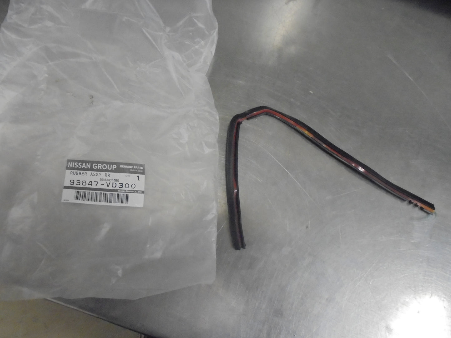 Nissan Patrol GU Y61 Wagon Genuine Rear Fender Rubber Assy New Part