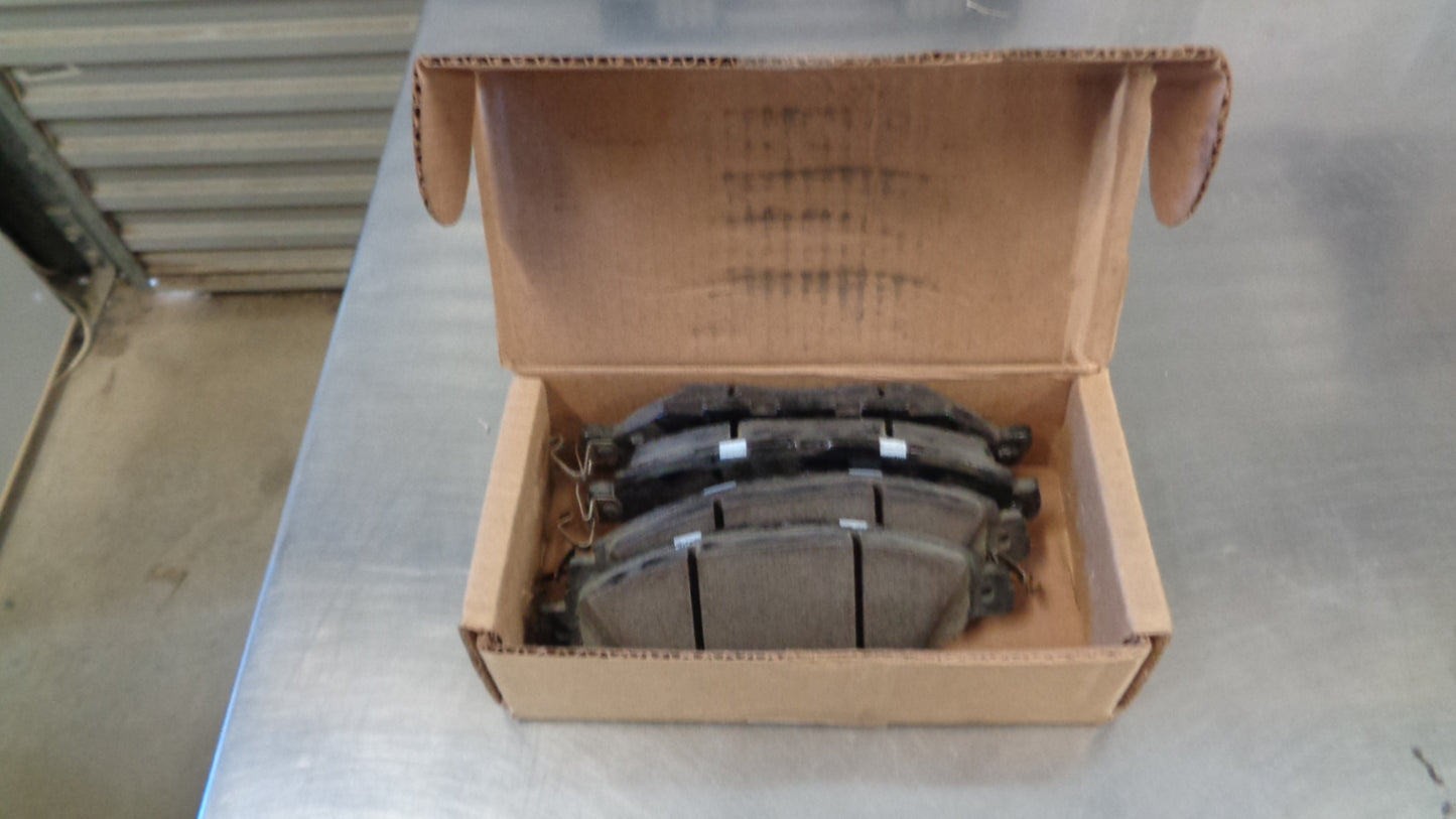Nisssan Pathfinder Genuine Front Brake Pads New Parts