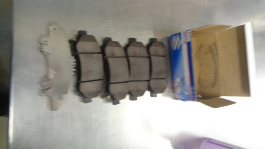 Suzuki Kizashi Genuine Front Brake Pads New Part