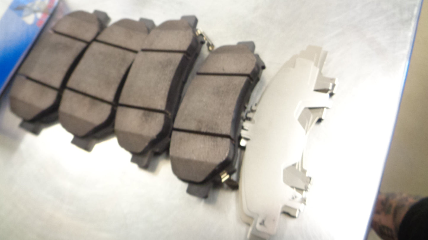 Suzuki Kizashi Genuine Front Brake Pads New Part