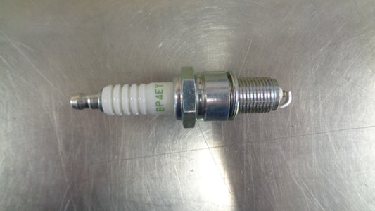 NGK Spark Plug Suits Toyota Cruiser 60 Series/70 Series/80 Series