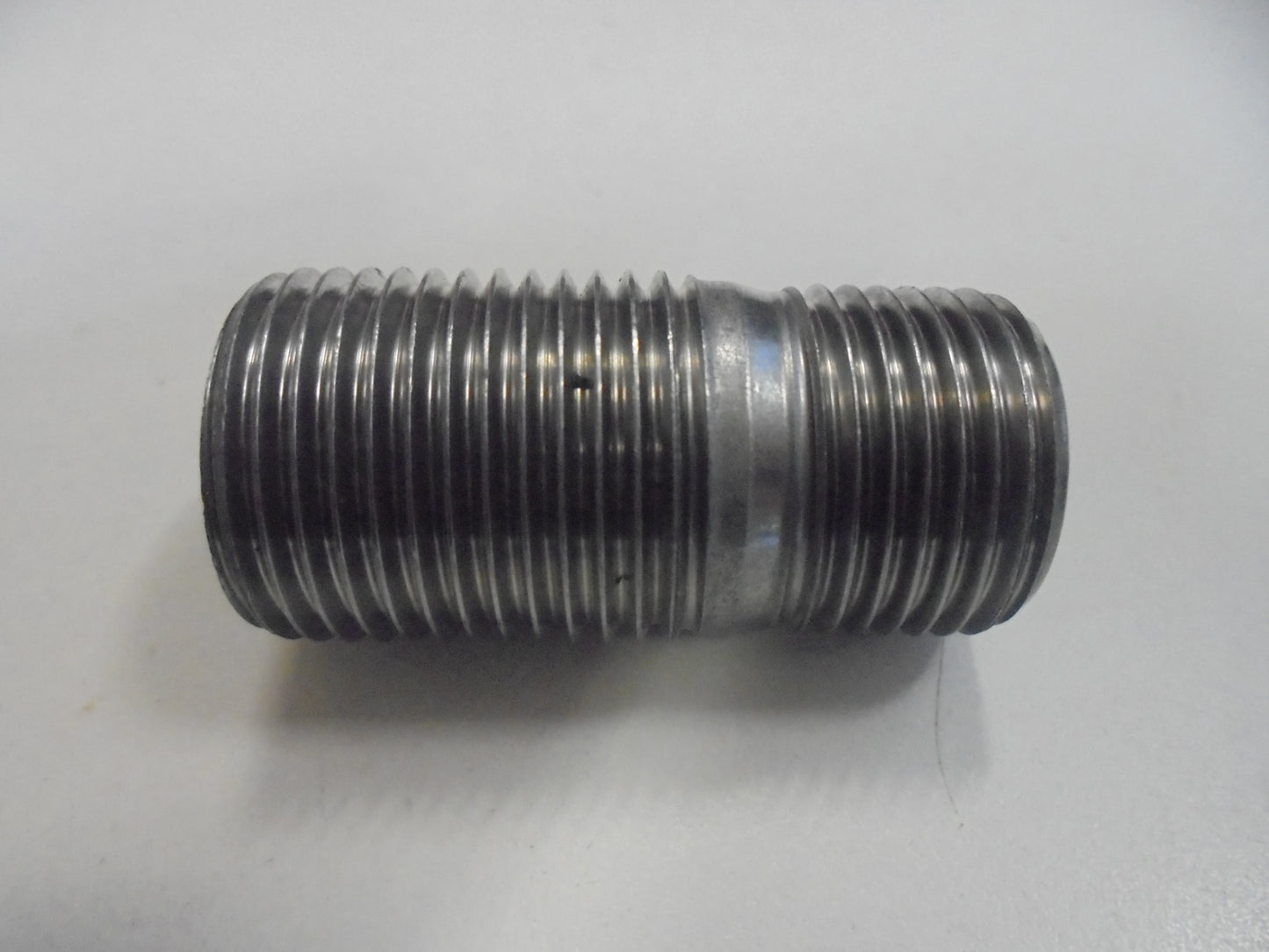 Nissan 200sx/280zx/300zx/720/D21/Pulsar Genuine Oil Filter Stud New Part