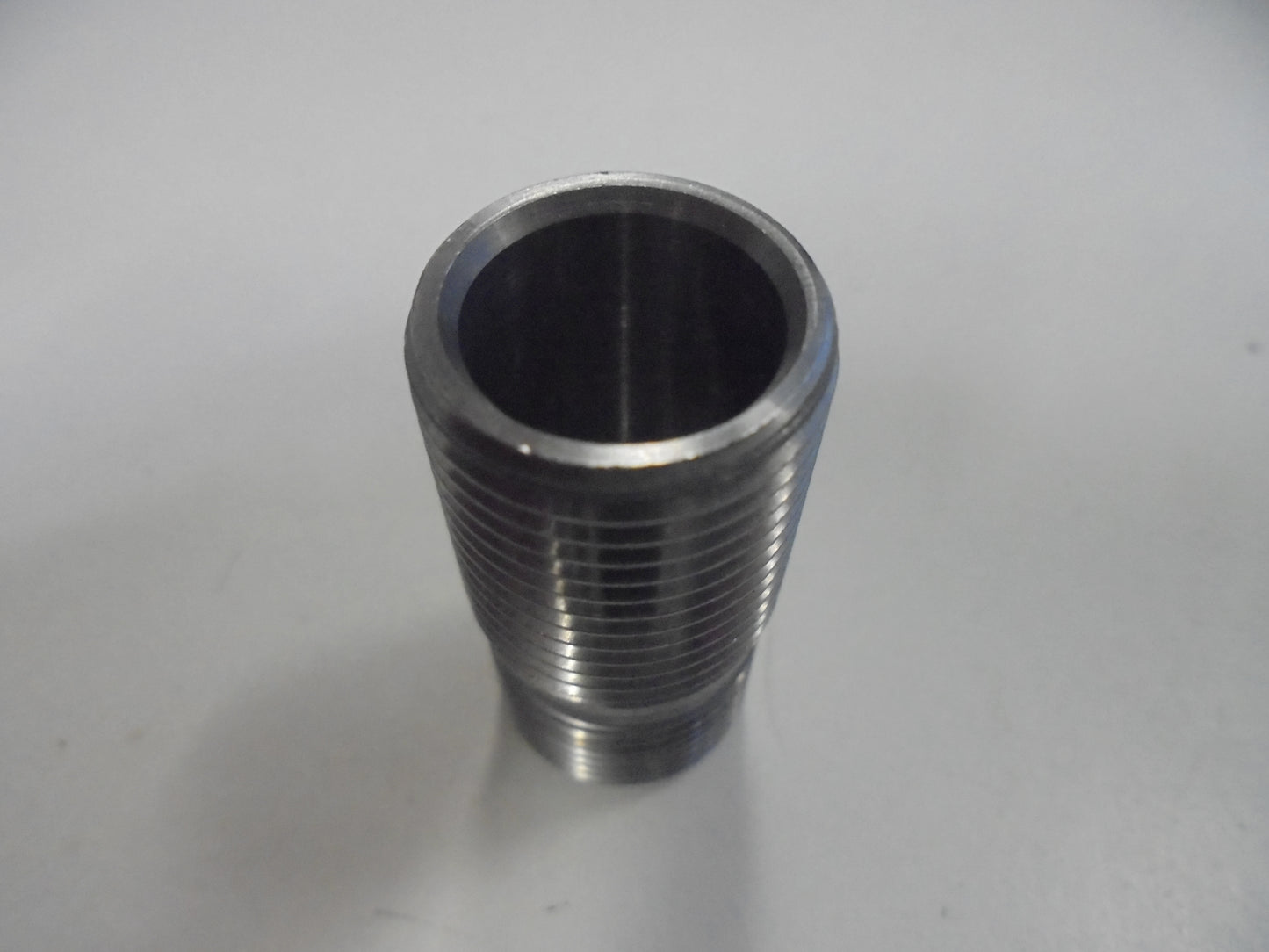 Nissan 200sx/280zx/300zx/720/D21/Pulsar Genuine Oil Filter Stud New Part