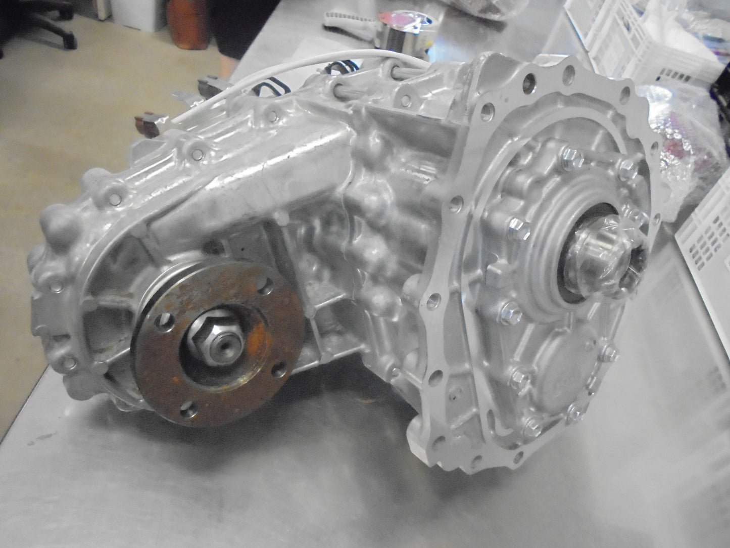 Nissan GU Y61 Patrol Genuine 4WD Transfer Case 2 Plug New Part