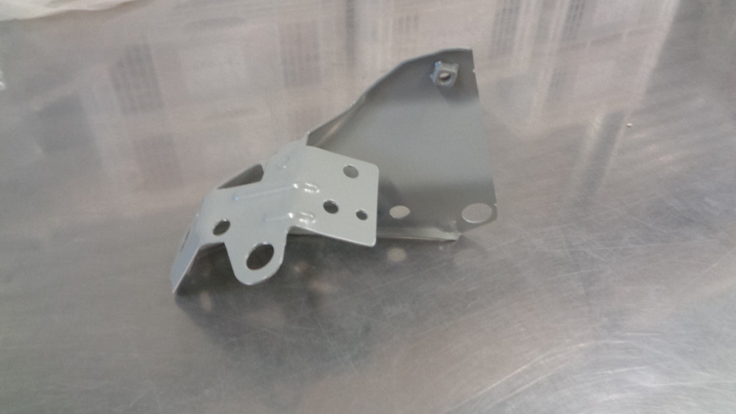 Hyundai Veloster Genuine Right Hand Bumper and Guard Bracket New Part