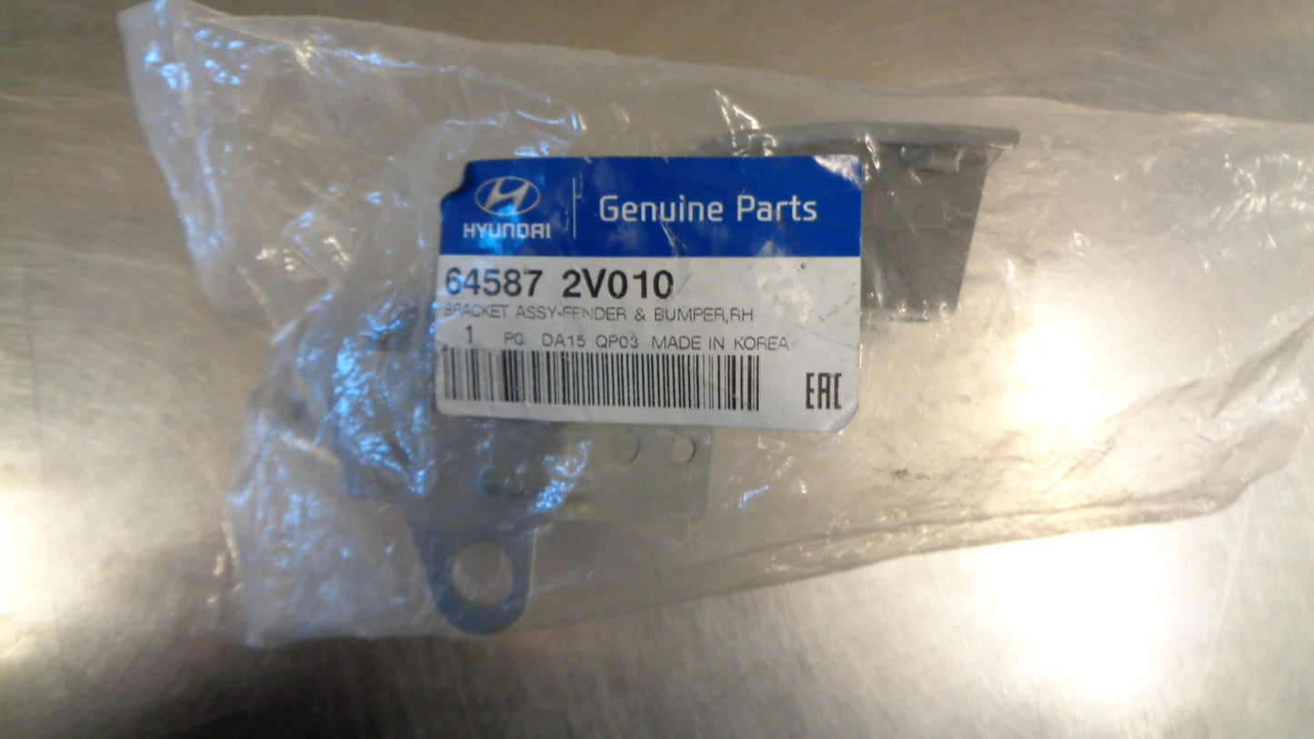 Hyundai Veloster Genuine Right Hand Bumper and Guard Bracket New Part