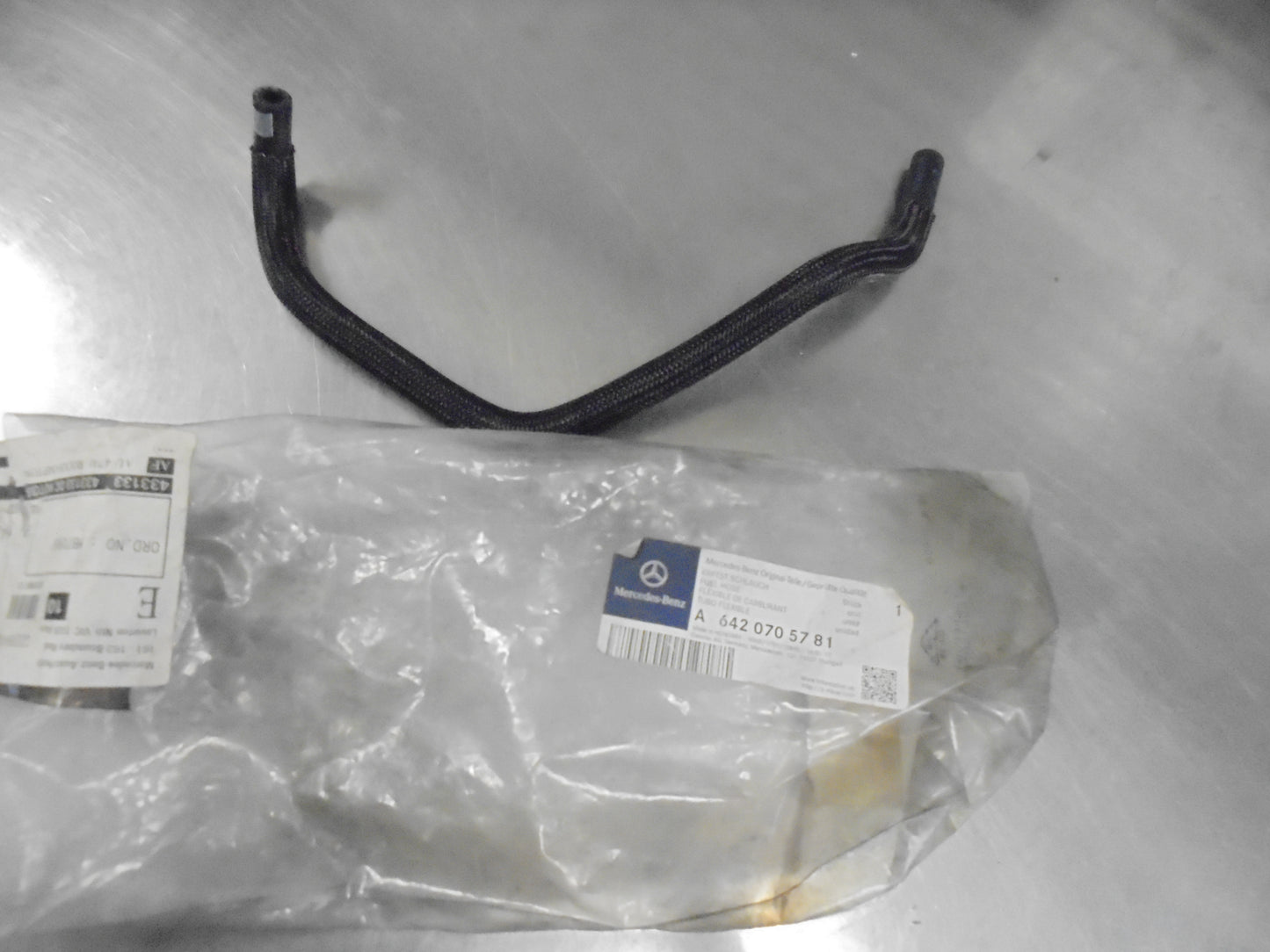 Mercedes Benz Sprinter Genuine Fuel Hose To Pressure Pump New Part