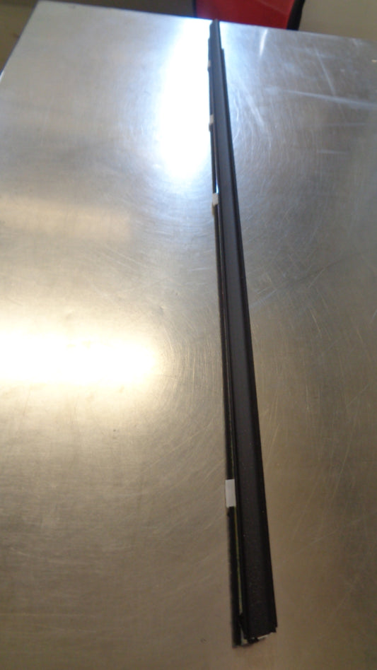 Nissan Qashqai Genuine Left Hand Front Door Outer Moulding New Part