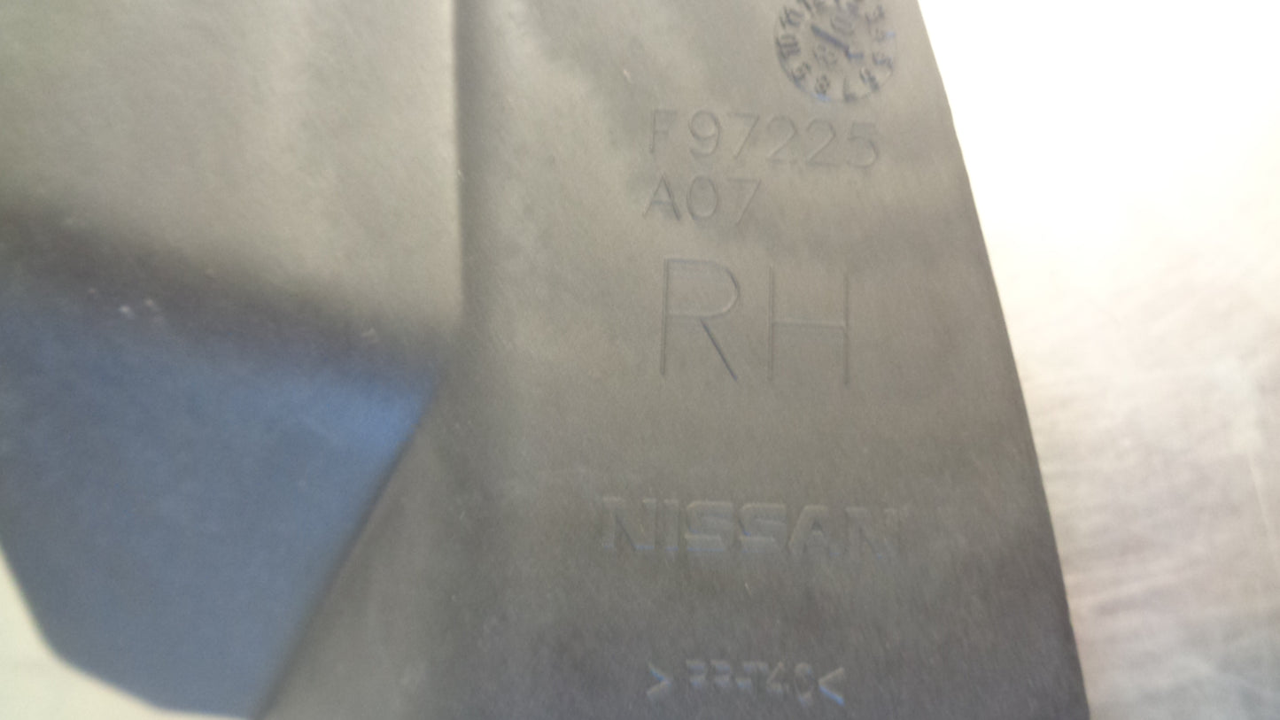 Nissan D40M Navara/R51 Pathfinder Genuine Left Hand Air Duct Guide New Part