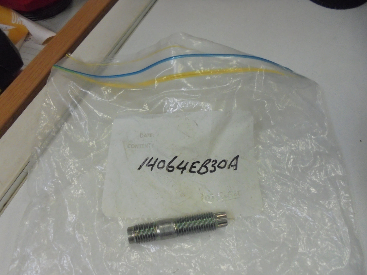 Nissan Navara D22-D40M-Pathfinder R51 Genuine Exhaust Manifold Stud New Part