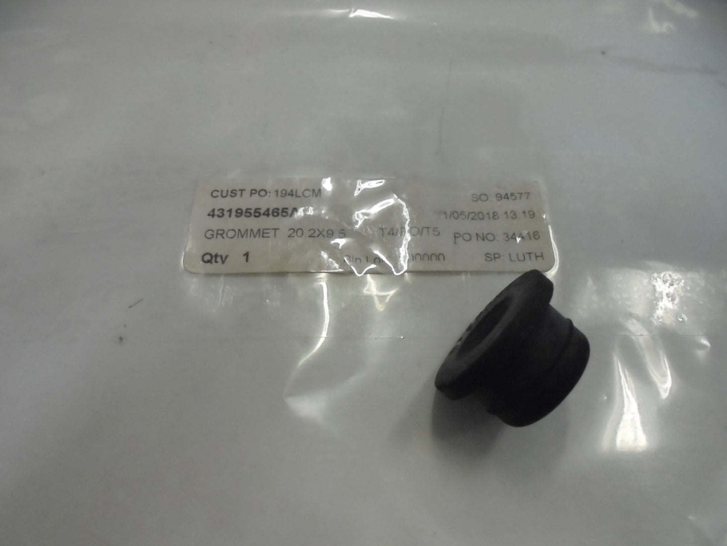 Audi A1 Genuine Washer Reservoir Seal Grommet New Part