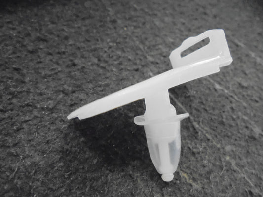 Holden Apollo-Toyota Camry Genuine Rocker Molding Clip New Part