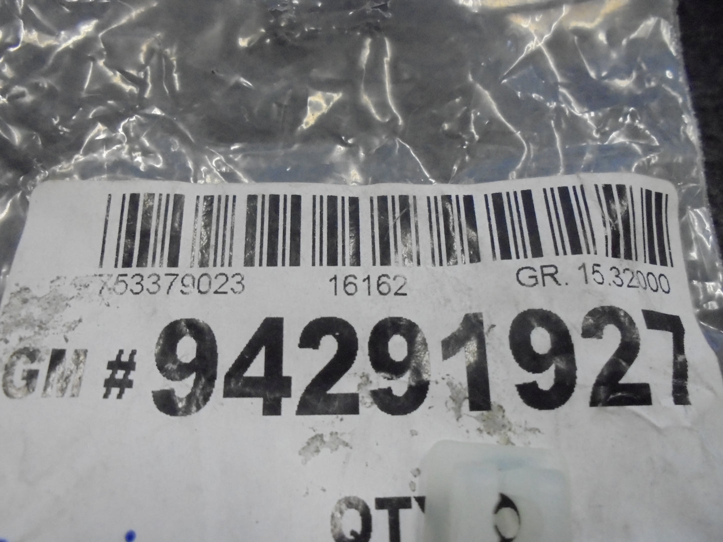 Holden Rodeo-Jackaro-Piazza Genuine Radiator Grille Grommet New Part