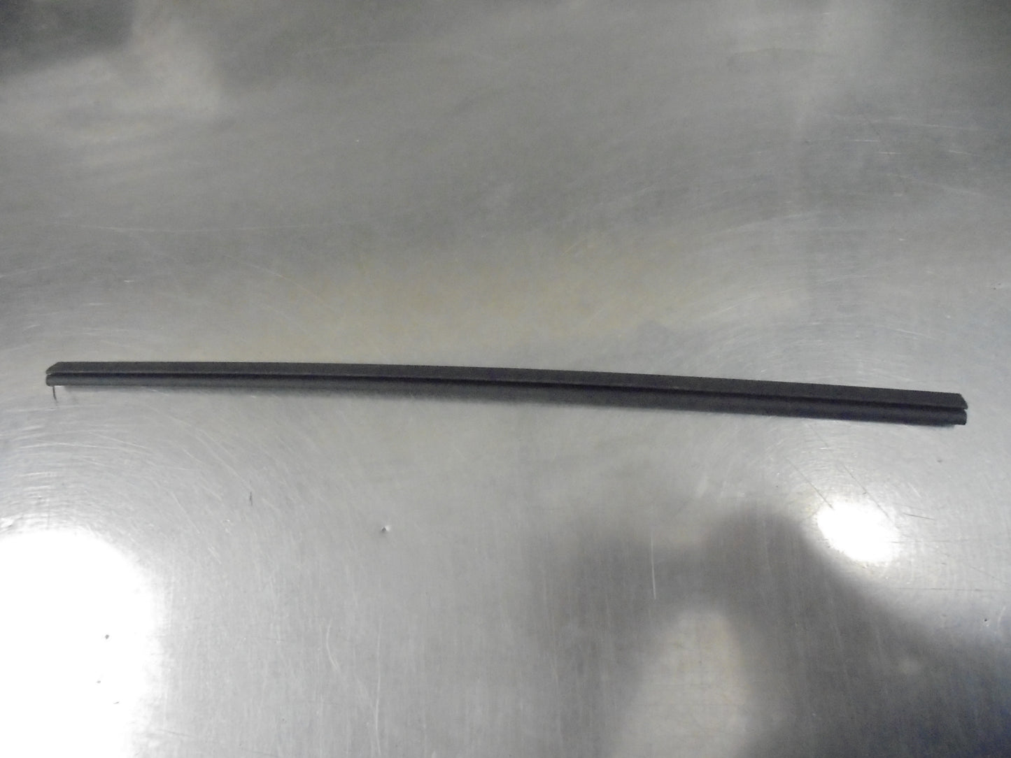 Holden Commodore-Calais-Monaro Genuine Seat Retainer Rear Trim To Seat Frame New Part
