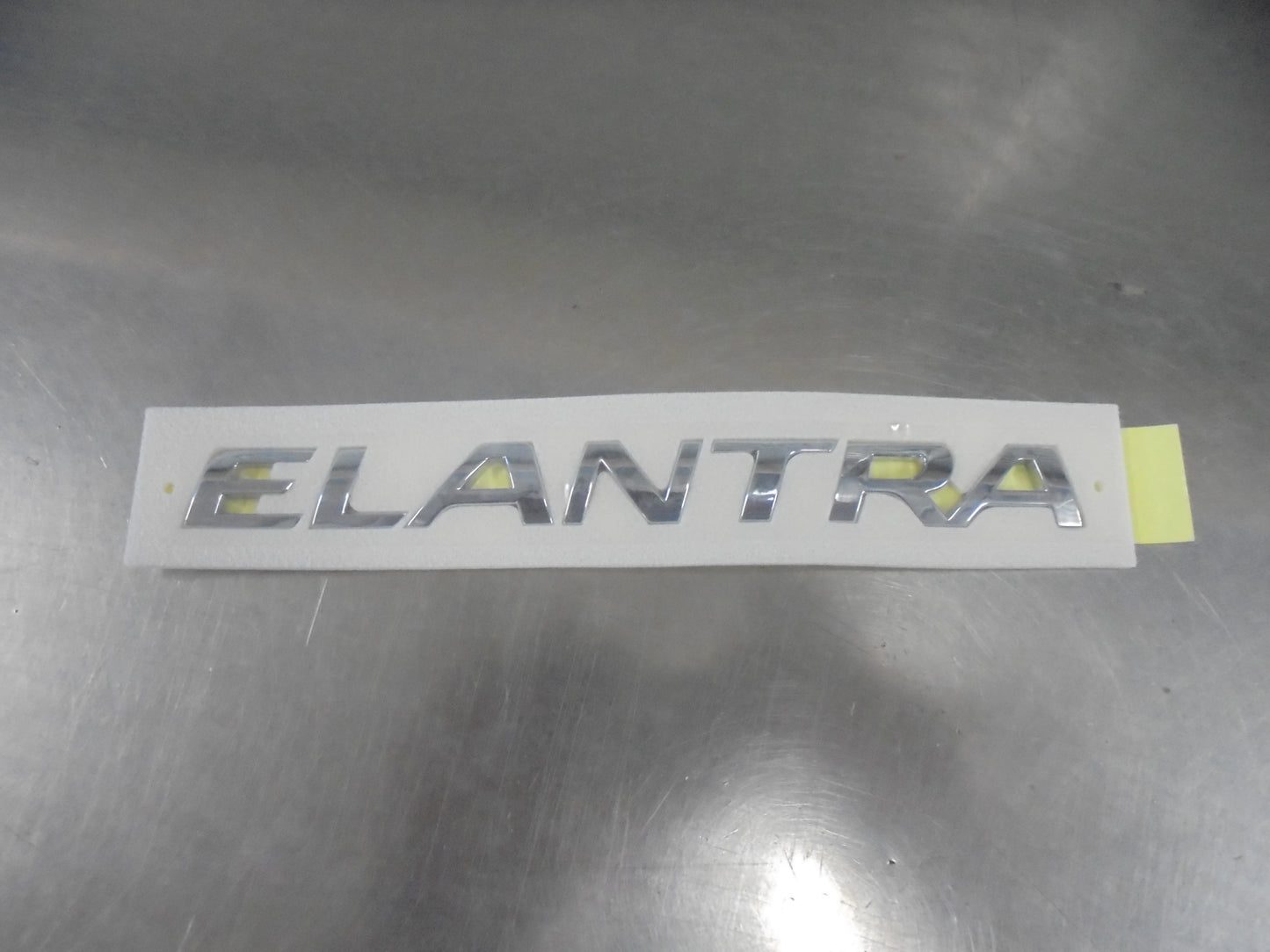 Hyundai Elantra Genuine Rear Trail Gate Emblem Chrome New Part
