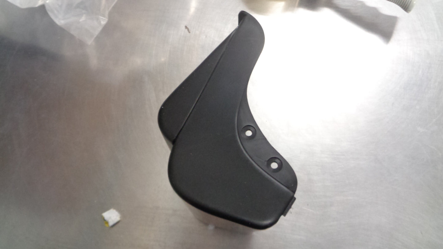 Holden VU SS Commodore Ute Genuine Right Hand Side Skirt End Cap New Part