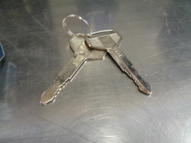Nice Key barrel & 2 keys plug no NIR141 suitable for Toyota 34R new part