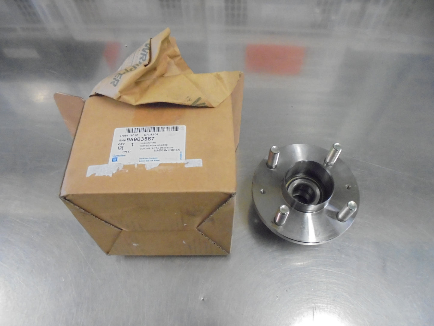 Holden Barina Genuine Left Or Right Hand Rear Wheel Bearing Hub Assembly New Part