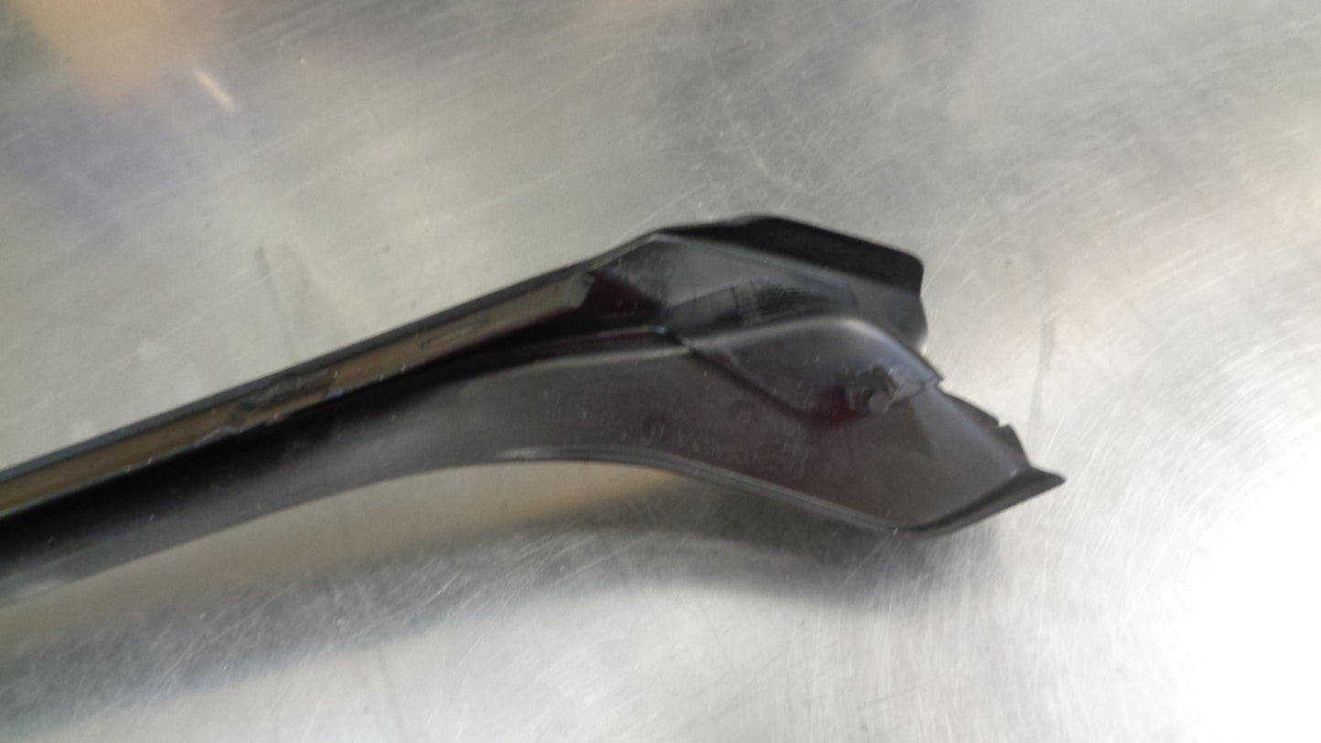 Land Rover Discovery Spore Genuine Pillar Moulding New Part