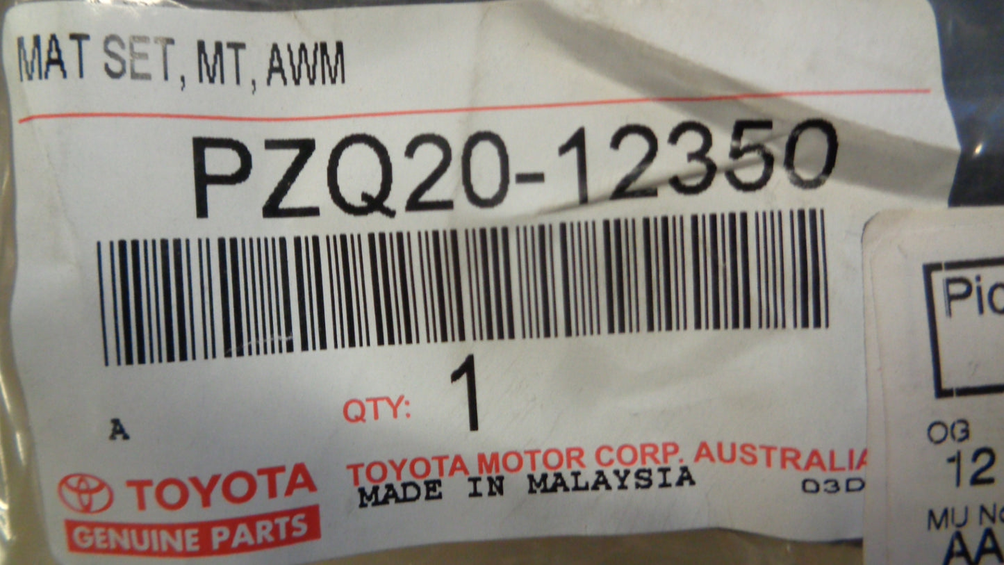 Toyota Corolla Hatch Genuine Rubber Front and Rear Mat Set New Part