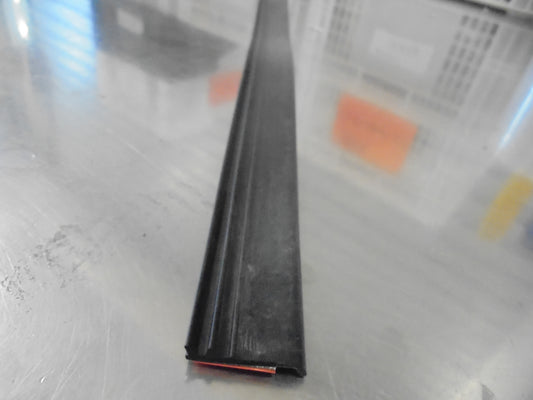 Honda CR-V Genuine Rubber Windscreen Dam New Part