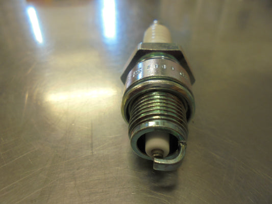 NGK Spark Plug Suits Porsche-Citroen-Flat-Mercedes Benz-Renault-Skoda-Volvo New Part