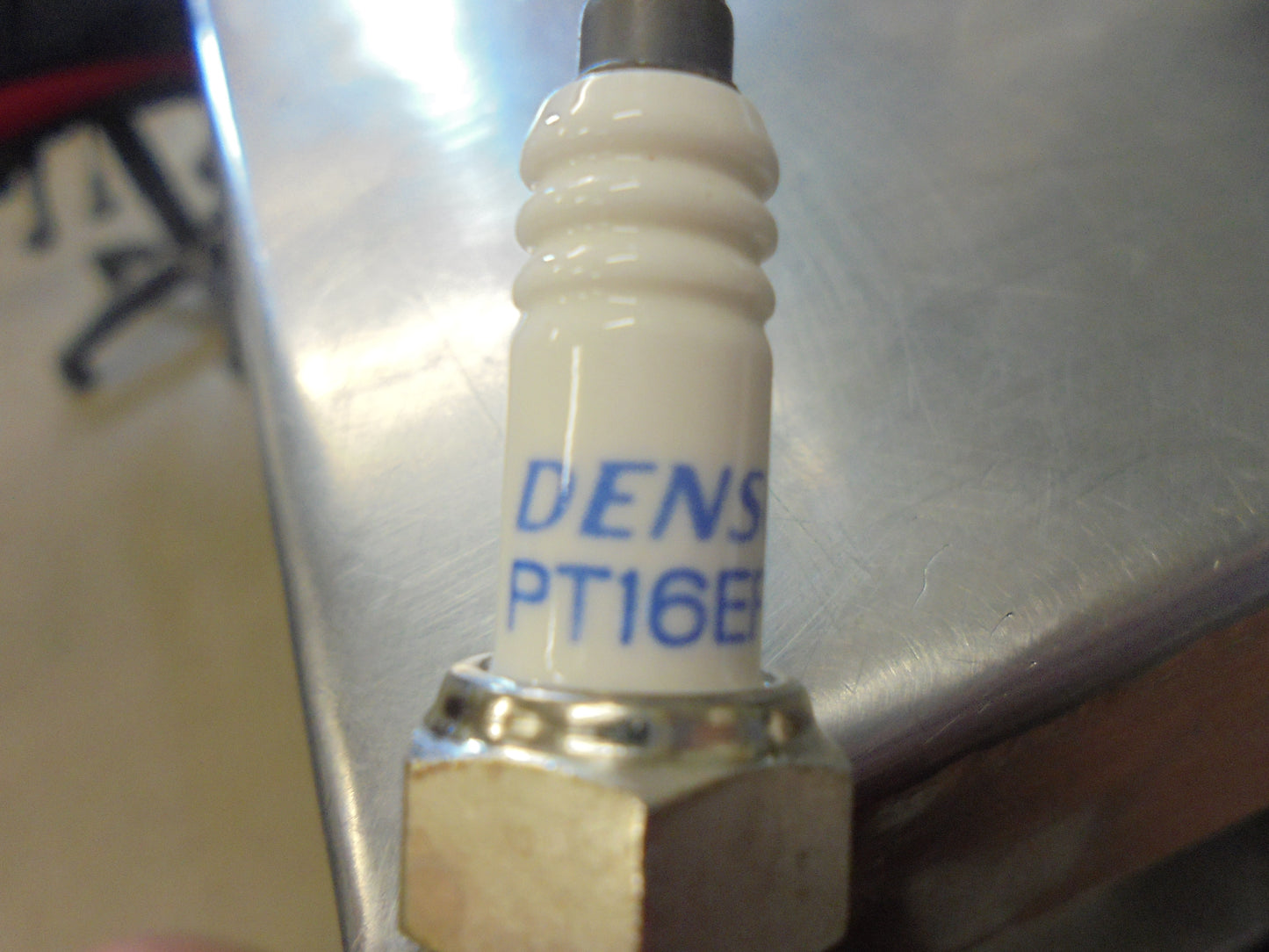 Ford Mondeo-Cougar Genuine Spark plug New Part