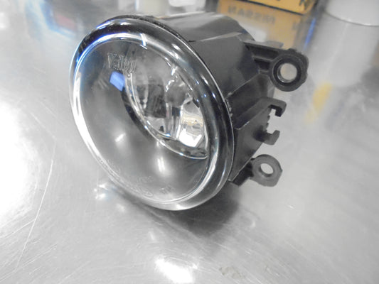 Nissan Pathfinder Genuine Right Hand front Fog Light New Part