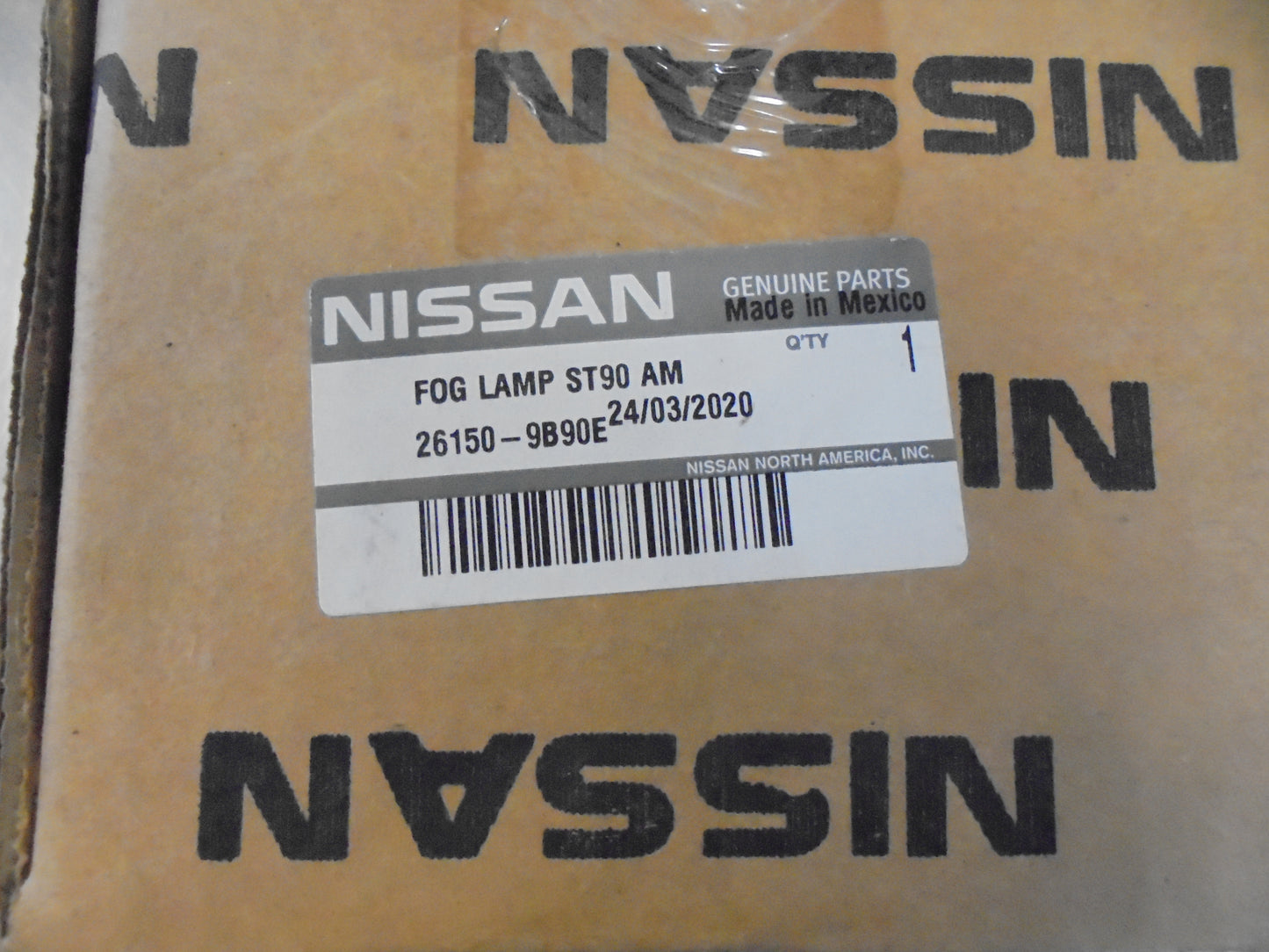 Nissan Pathfinder Genuine Right Hand front Fog Light New Part