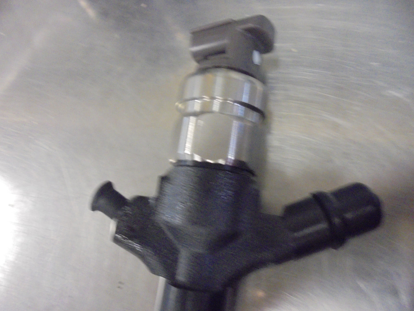 Mitsubishi MN Triton Genuine Injector New Part