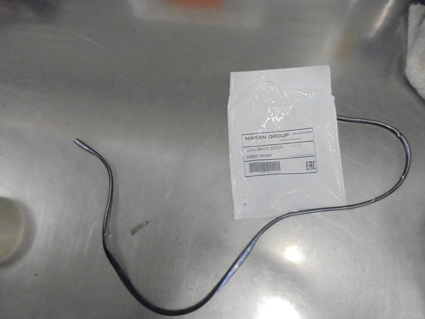 Nissan Juke Genuine Back Door Seal New Part