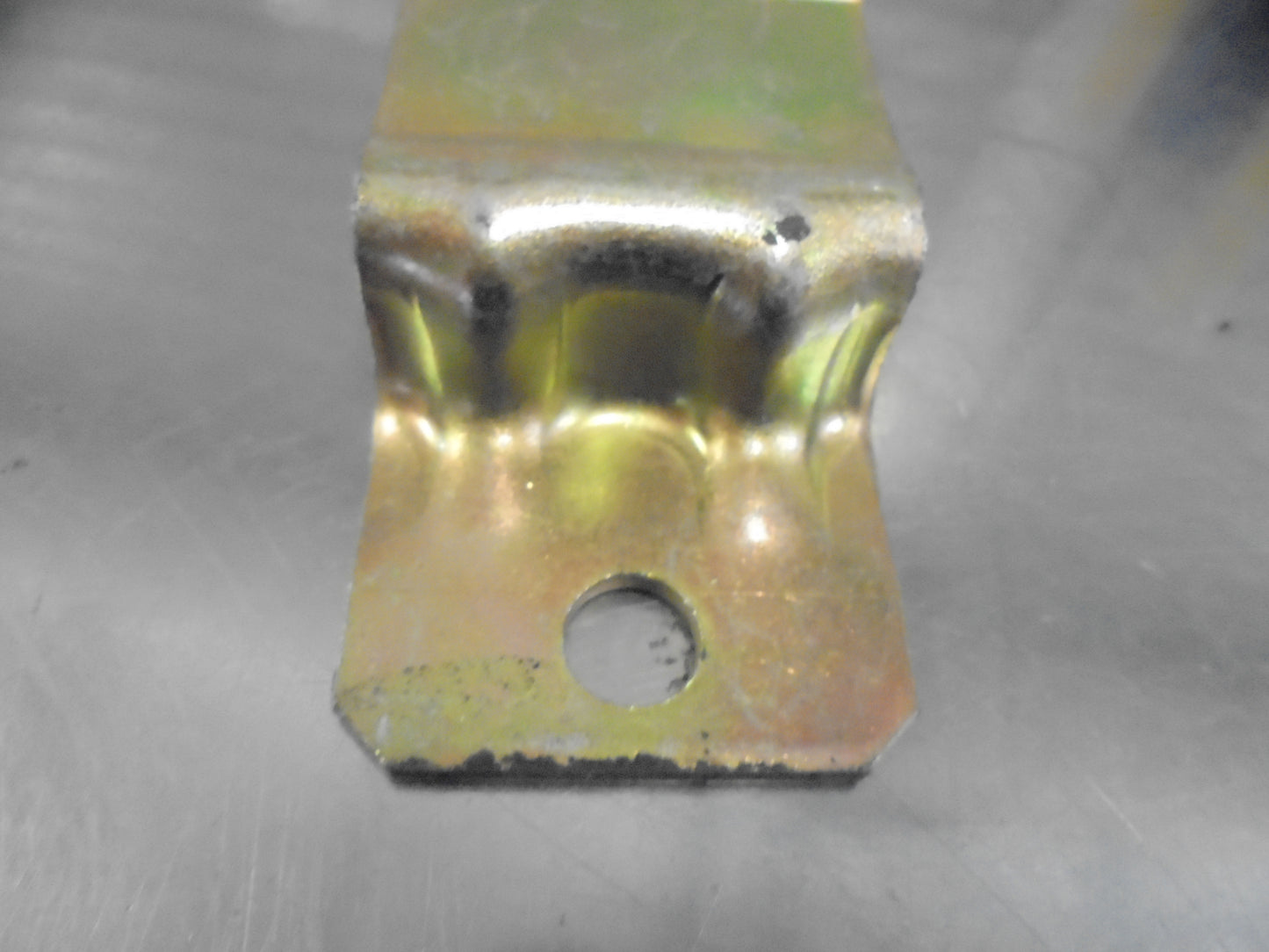 Holden VZ SS Commodore Genuine Front Stabilizer Shaft Insulator Clamp New Part