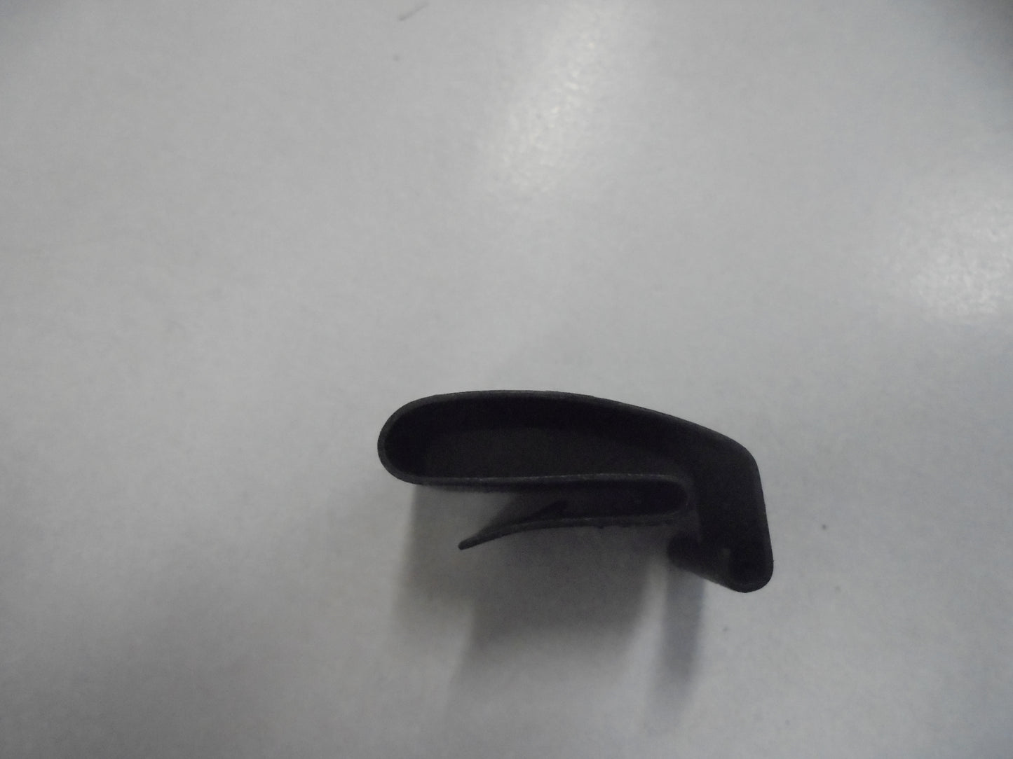Holden VT-VX HSV Genuine Fuel Flap Spring Clip New Part