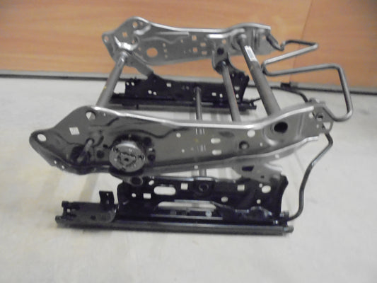 Peugeot 5008 5 Door Genuine Right Hand Front Seat Squab New Part