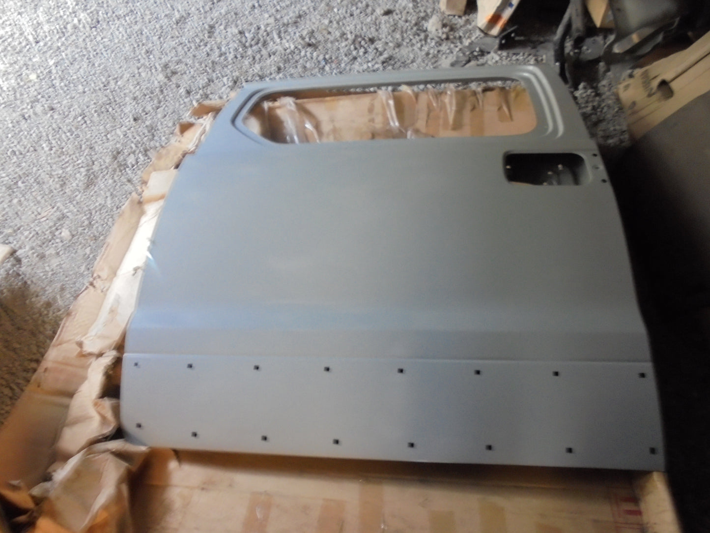 Hyundai Trajet / Kia Carnival Genuine Drivers Side Sliding Door New Part